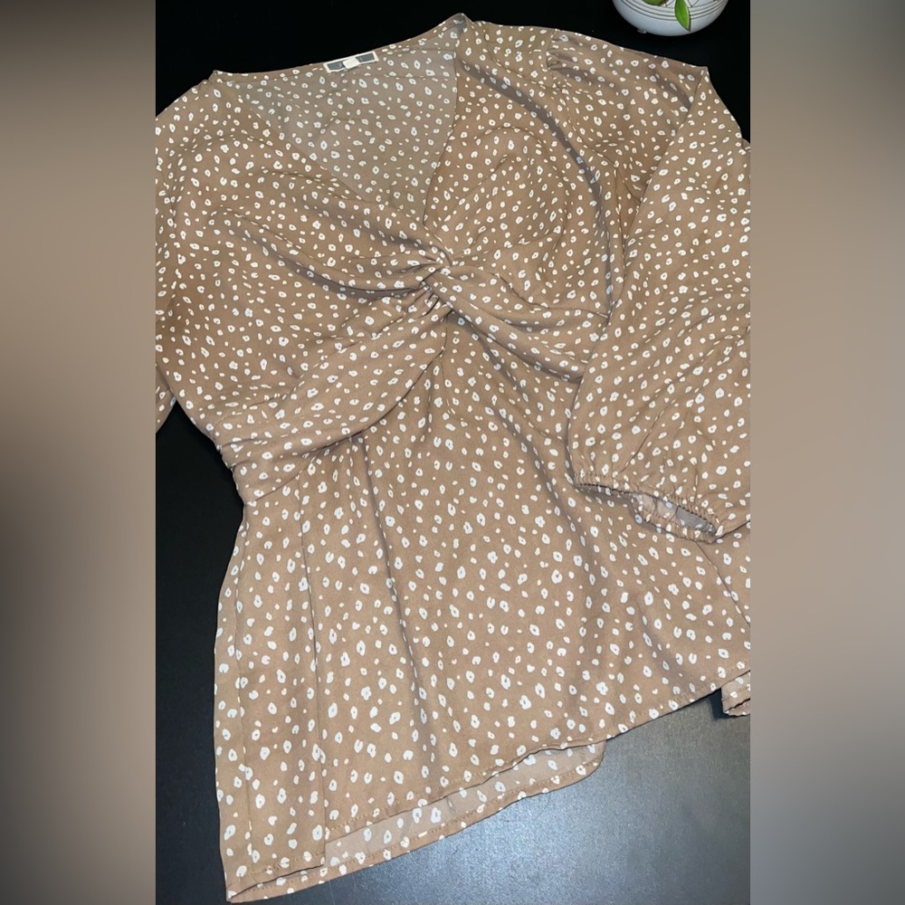 Pleione Latte & Ivory Dot Front Twist Blouse Size XL EUC